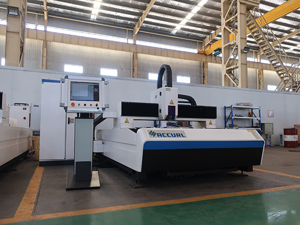 CNC 1000ワットファイバーレーザー切断機価格