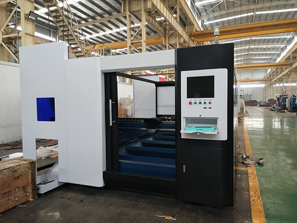 高精度3000x1500mm小さい1000w 1500w繊維レーザーの打抜き機の価格